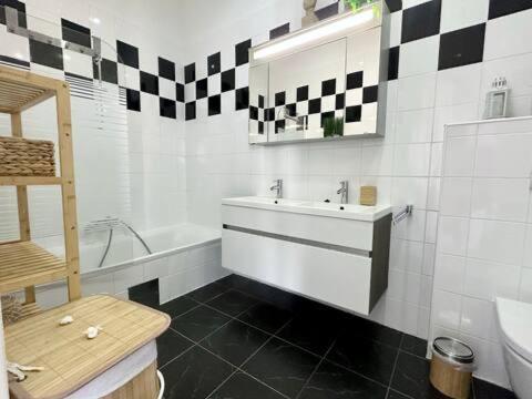 King Bed Netflix Central&near Metro, 109 Wien