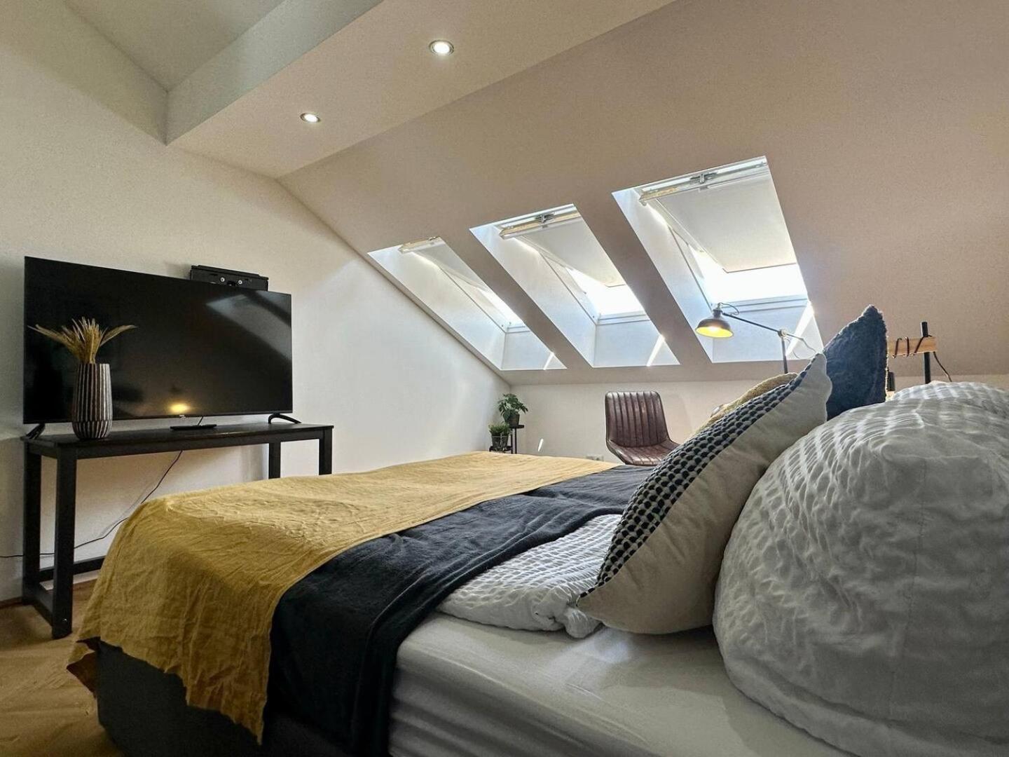 Apartment King Bed Netflix Central&near Metro, 109