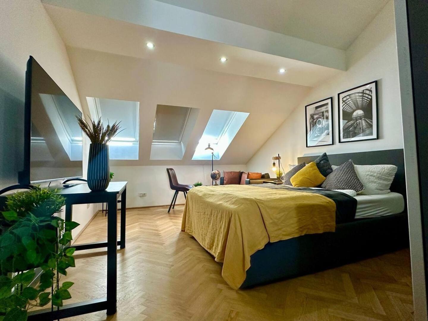 Designer Apartments, 2 Min To U1 Reumannplatz Appartement *
